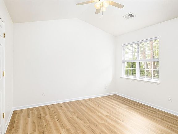 4th image of 3714 Winborne Ln