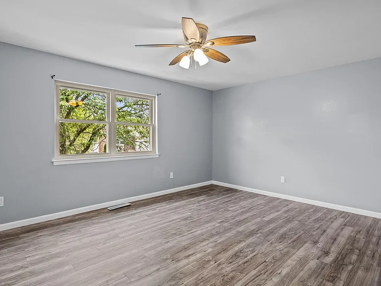 1392 Argyle Way — Photo 12