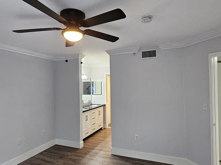 400 Scotia Dr #203 — Photo 53