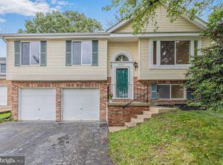 2909 Golden Fleece Dr, Pasadena, MD 21122
