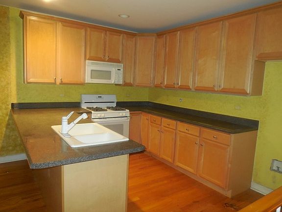 5th image of 2117 W Evergreen Ave APT 1NE