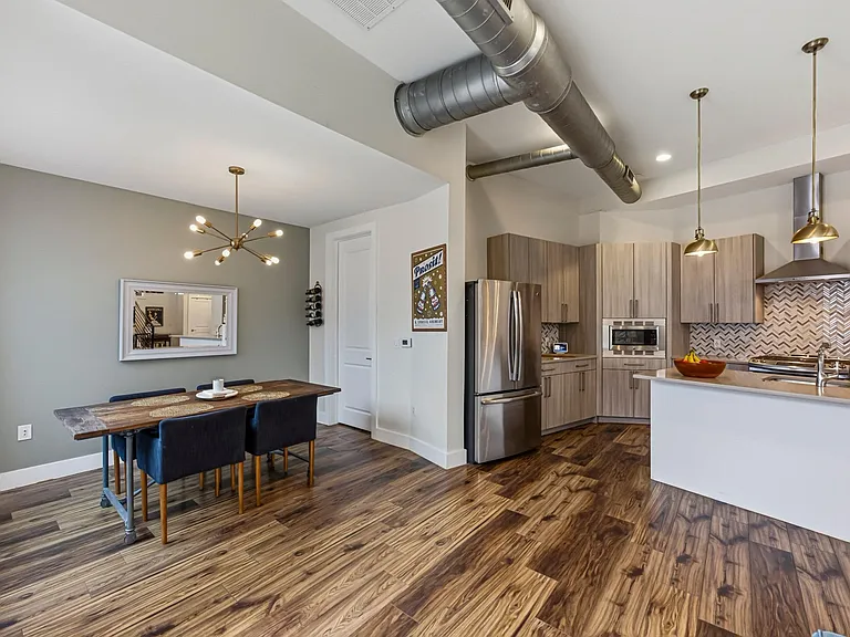 1405 Camelot Cir #A — Photo 8