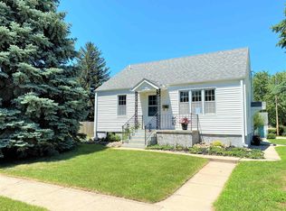 4002 14th St, Columbus, NE 68601