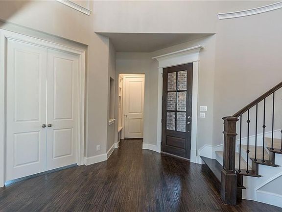 5th image of 3905 Idlebrook Dr