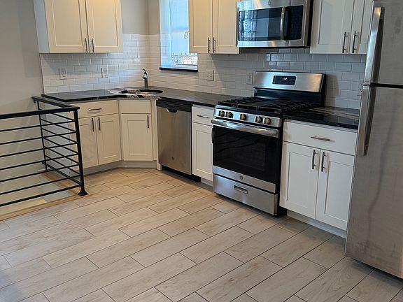 3rd image of 954 Cantrell St Floor 2