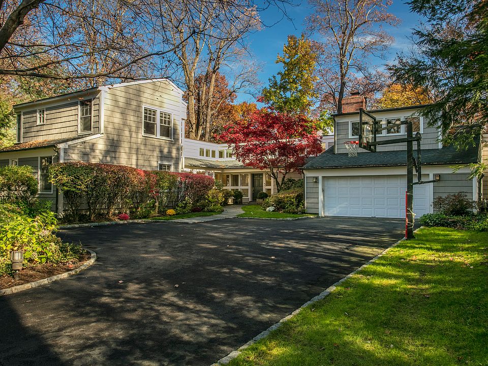 1st image of 37 Marbourne Dr