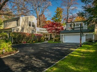 37 Marbourne Dr, Mamaroneck, NY 10543