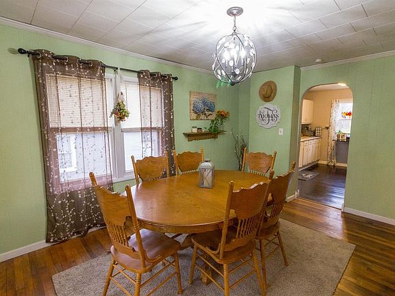 5th image of 615 Short St