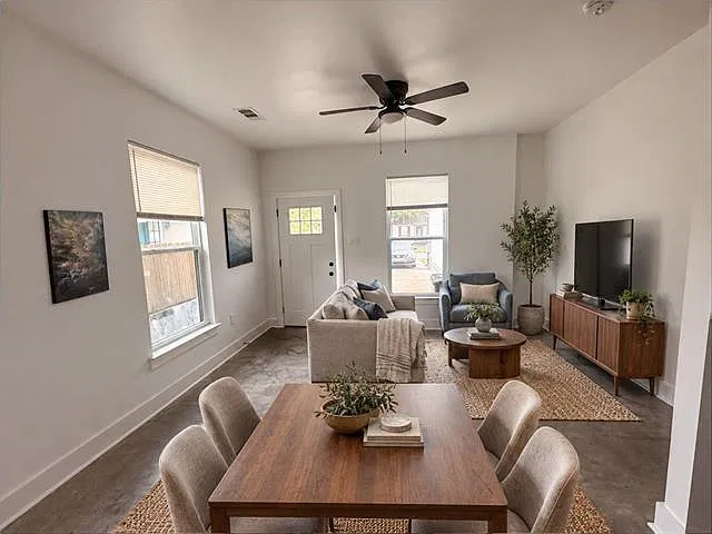 3 bed, 2.0 bath, 924 sqft, $1,850 — Photo 3