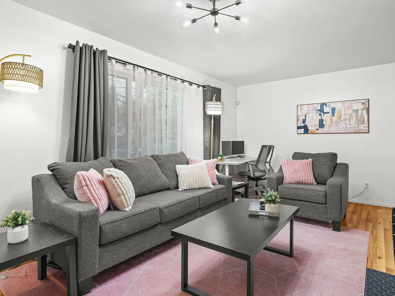 2 bed, 900 sqft, $4,200 — Photo 4