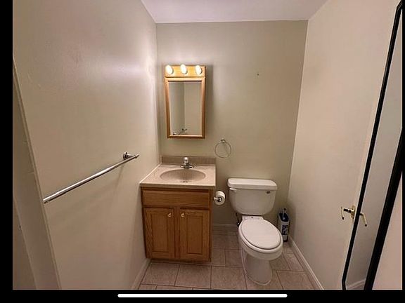 2nd image of 8 Louisburg Sq APT 8