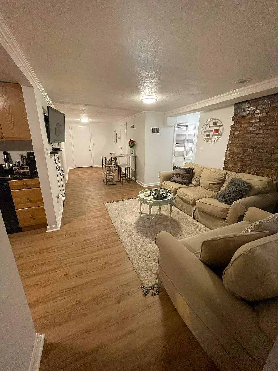 Building Photo - 148 Endicott St #B
