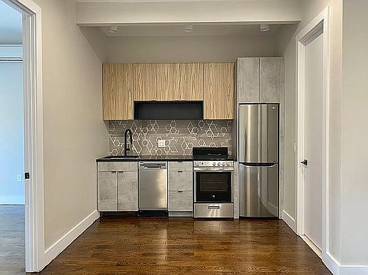 3rd image of 538 E 142nd St #3L