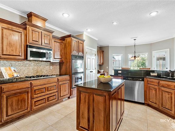 4th image of 5716 S Berry Farm Dr