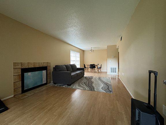 Living Room / Dinning area