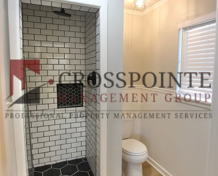 1809 Glen Arbor St — Photo 41