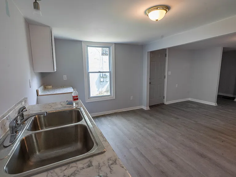 326 Maple St #B — Photo 5