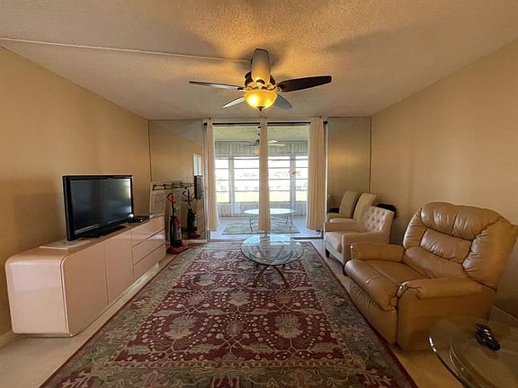 5th image of 25 Abbey Ln APT 303