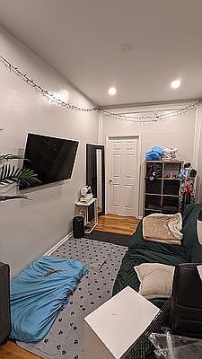 4th image of 309 Jefferson St #3S