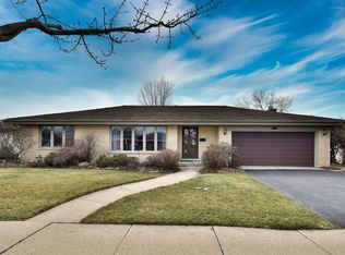 390 E Madison St, Elmhurst, IL 60126