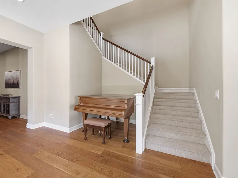 138 Mayflower St — Photo 23