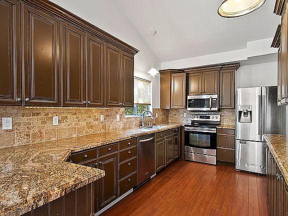 2nd image of 9123 S Quail Hollow Dr