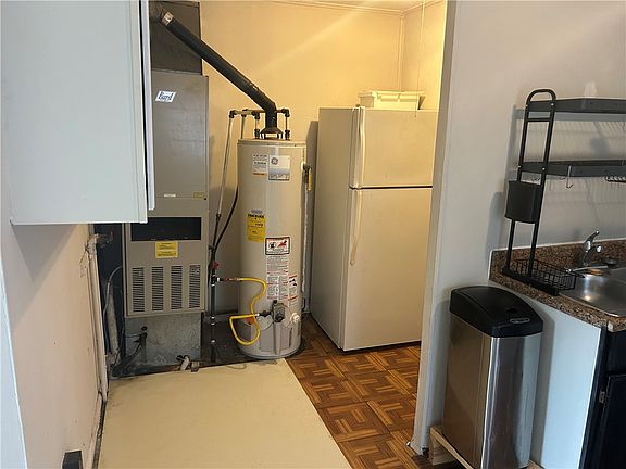 5th image of 716 S Maple Ave