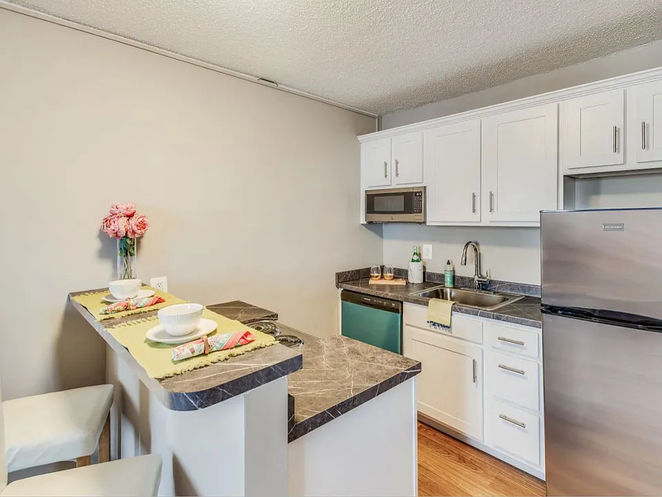 Studio renovated kitchen (staged)