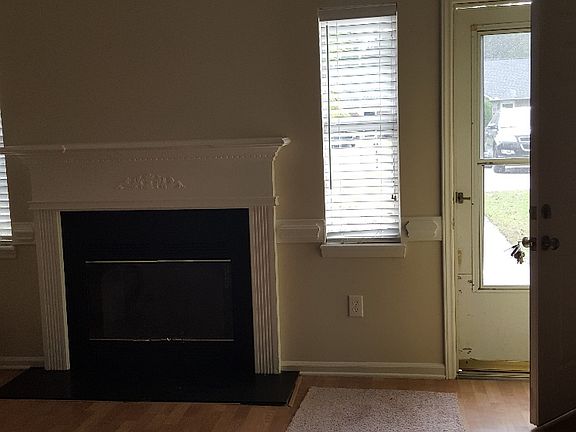3rd image of 1104-50A Holden Dr