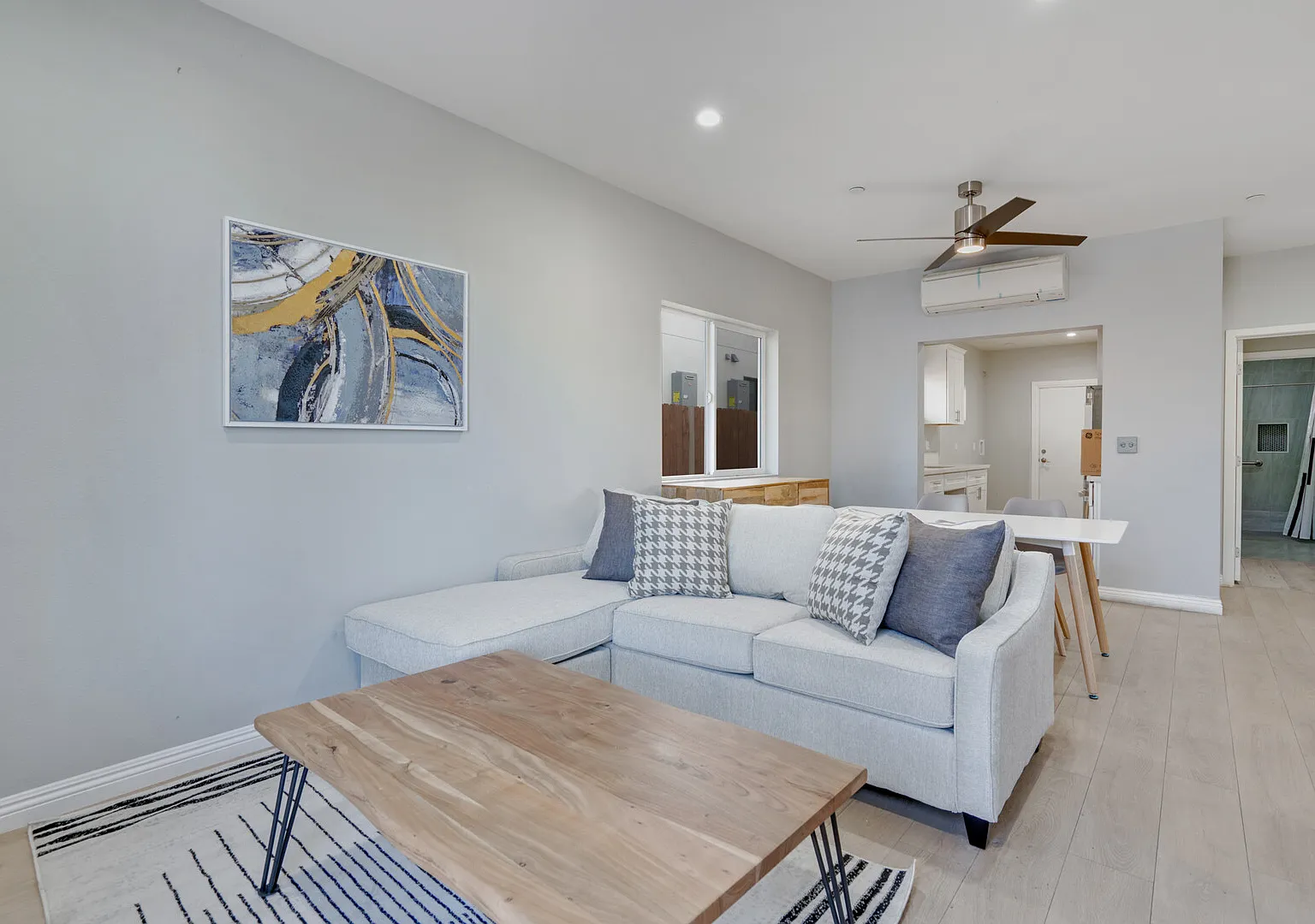 Jefferson Blvd - Unit 1 — Photo 4