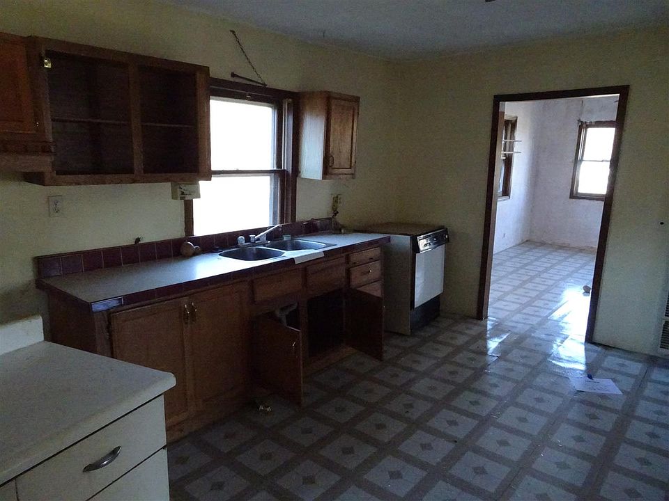 2nd image of 205 W State St