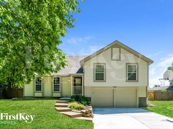 8617 Stearns St, Overland Park, KS 66214