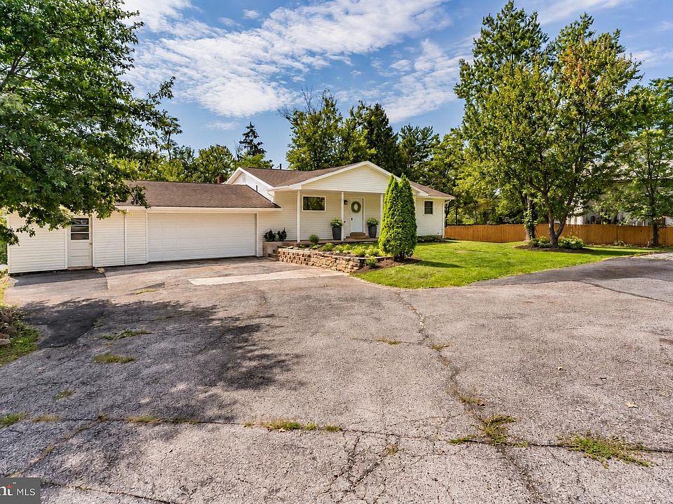 1st image of 65 Bunker Ln
