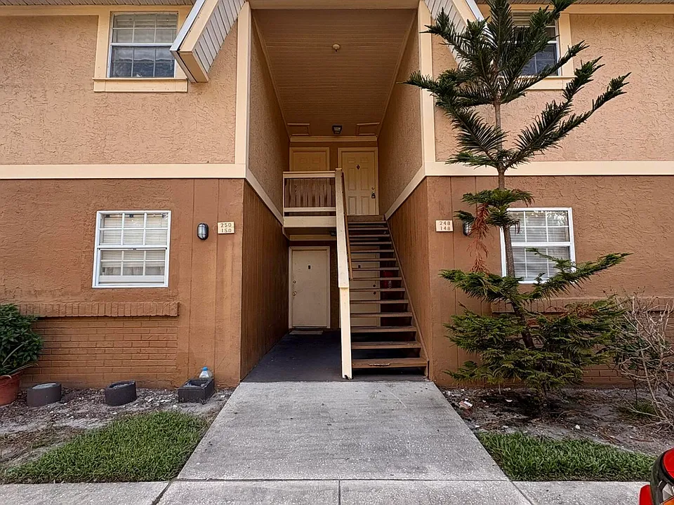 248 Berkshire Ln