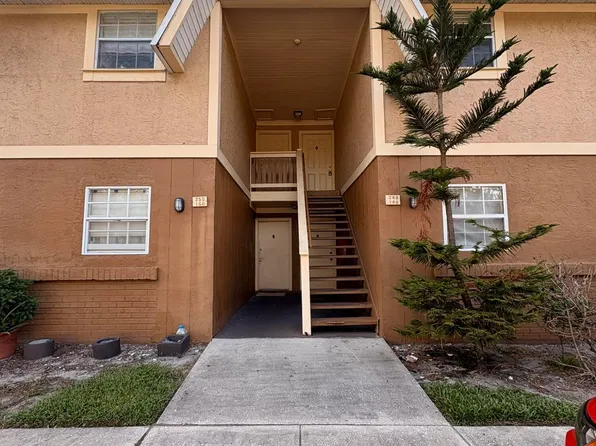248 Berkshire Ln, Melbourne, FL 32935
