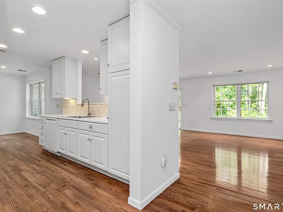 4th image of 26 Shipston Drive #26