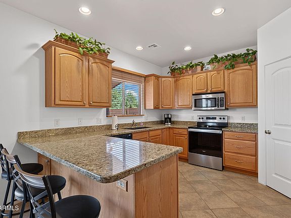 3rd image of 5680 N LAURA Lane