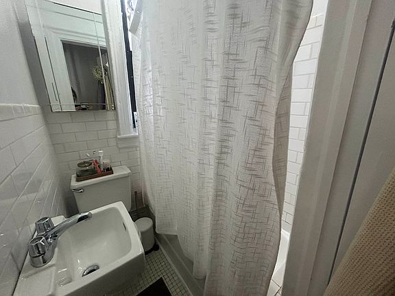 5th image of 437 E 80th St #33