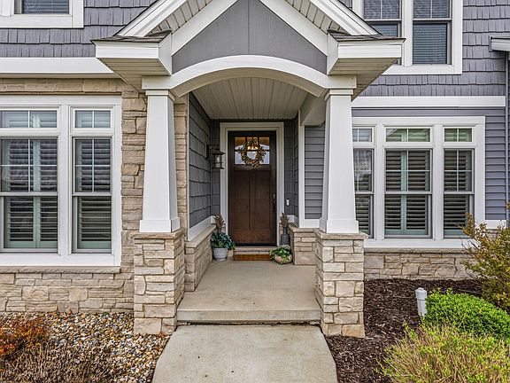 3rd image of 3812 Patriot Ln