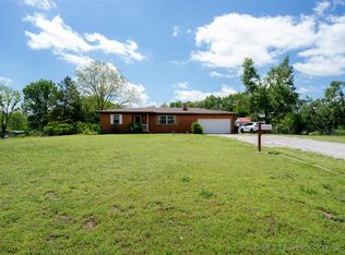 2009 Holly Rd, Claremore, OK 74017