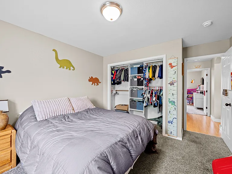 712 W White Fang St — Photo 16