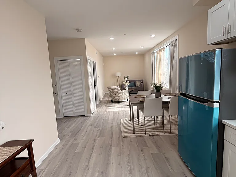 59-61 Cedar St #2 — Photo 2