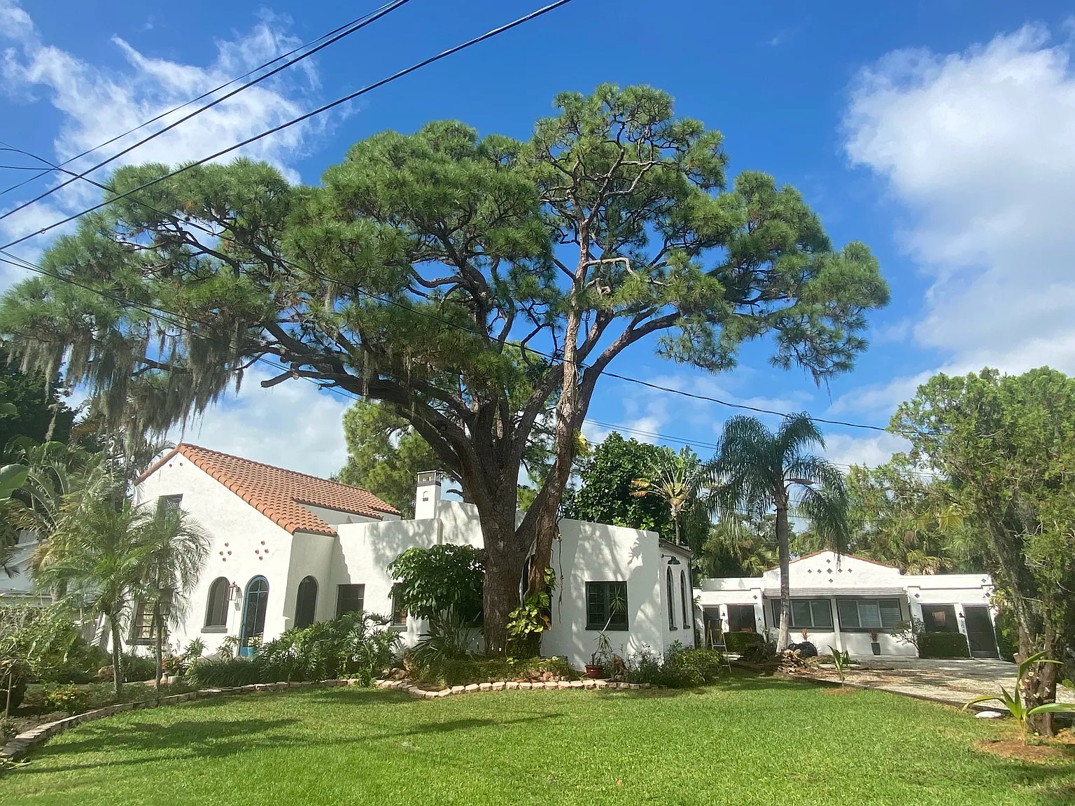 4 bed, 2800 sqft, $4,000 — Photo 3