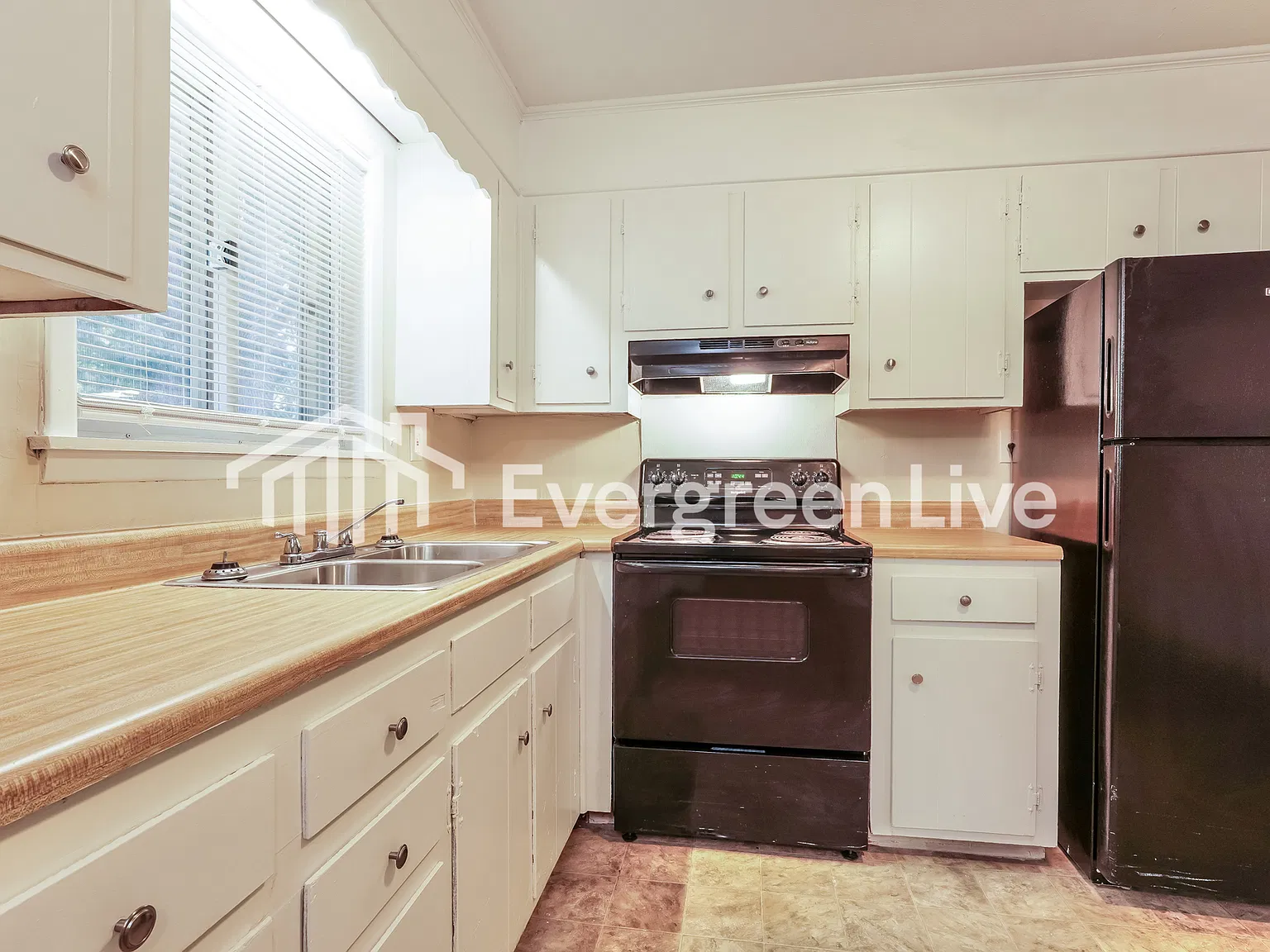 3 bed, 2.0 bath, 1482 sqft, $1,345 — Photo 4