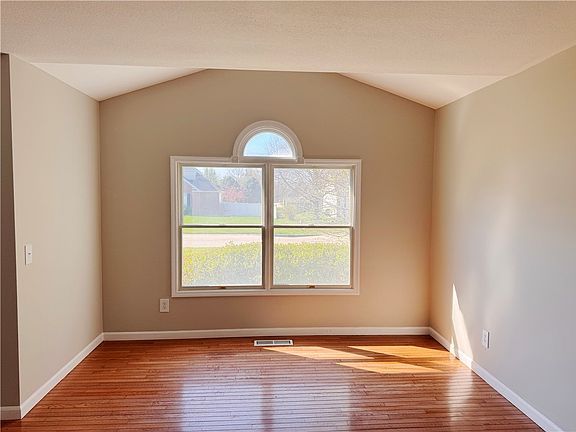 3rd image of 1118 Wedgewood Ct