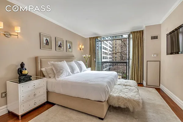 Sold by Compass | media 23