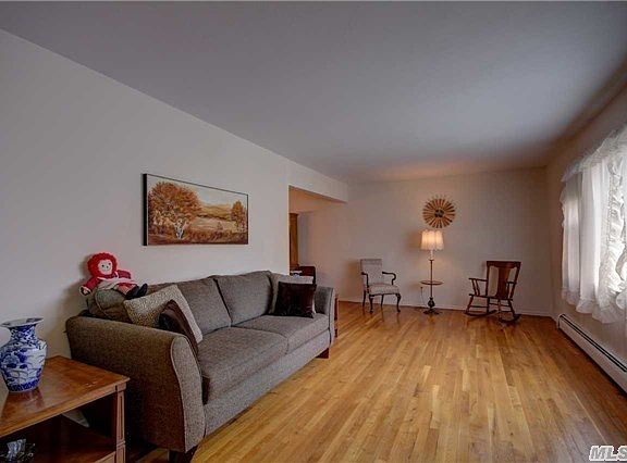 4th image of 225 S Centre Ave