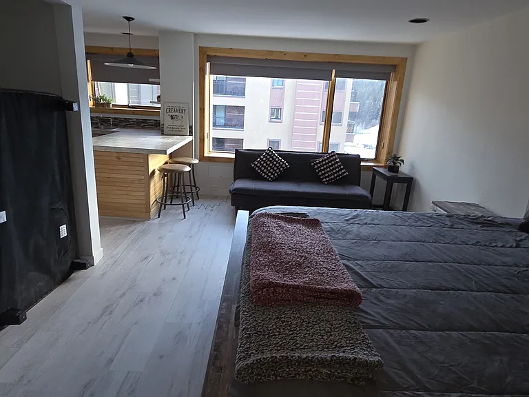 535 S Main St — Photo 2