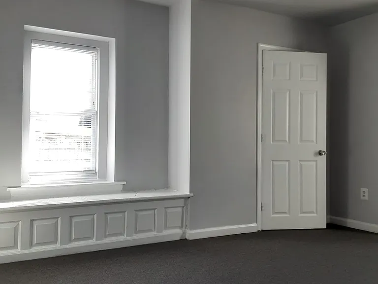 4927 Knox St #2 — Photo 33