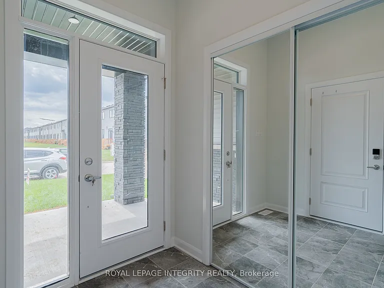 409 Silicon Way — Photo 3